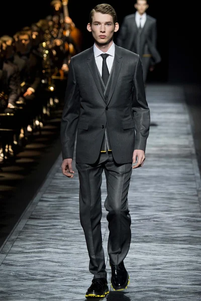 Look 36